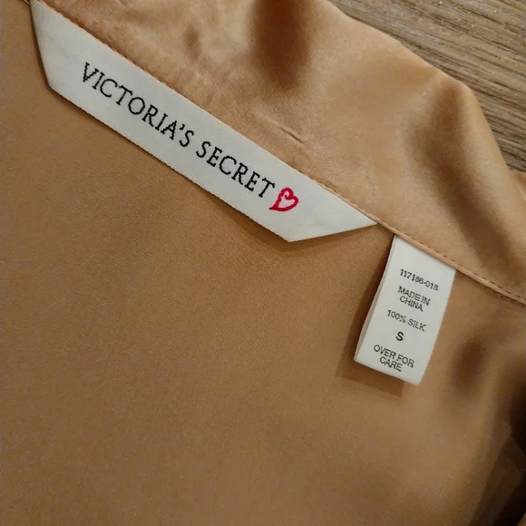 NEW! Vintage Victoria's Secret Catalog 100% silk 3-piece lounge/pajama set! - Picture 4 of 5